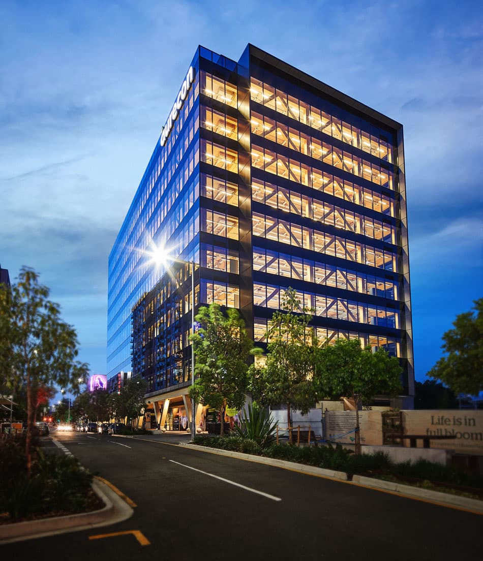 现代建筑外立面与门窗系统