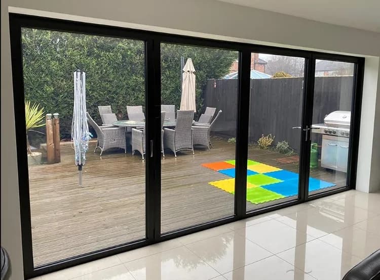 Black aluminium bifold doors thumbnail 4