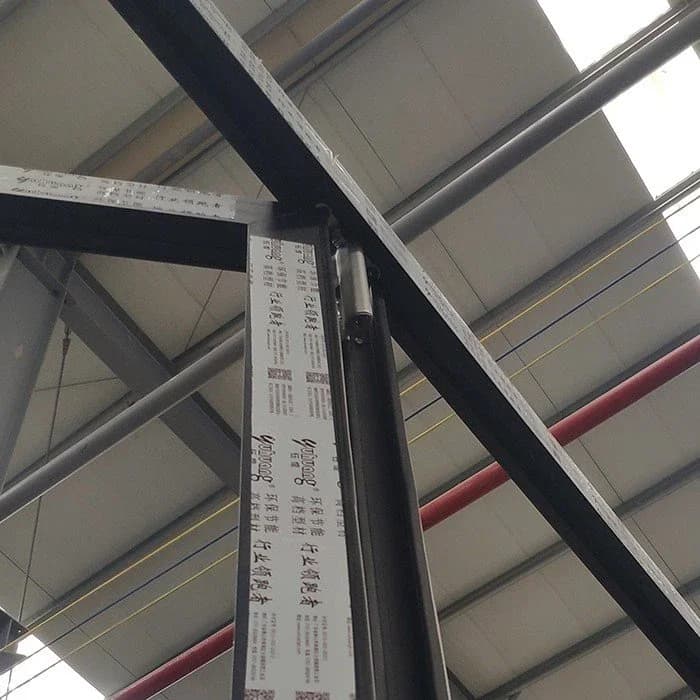 Pintu Bifold Hitam Premium dengan Tekstur Kayu thumbnail 3