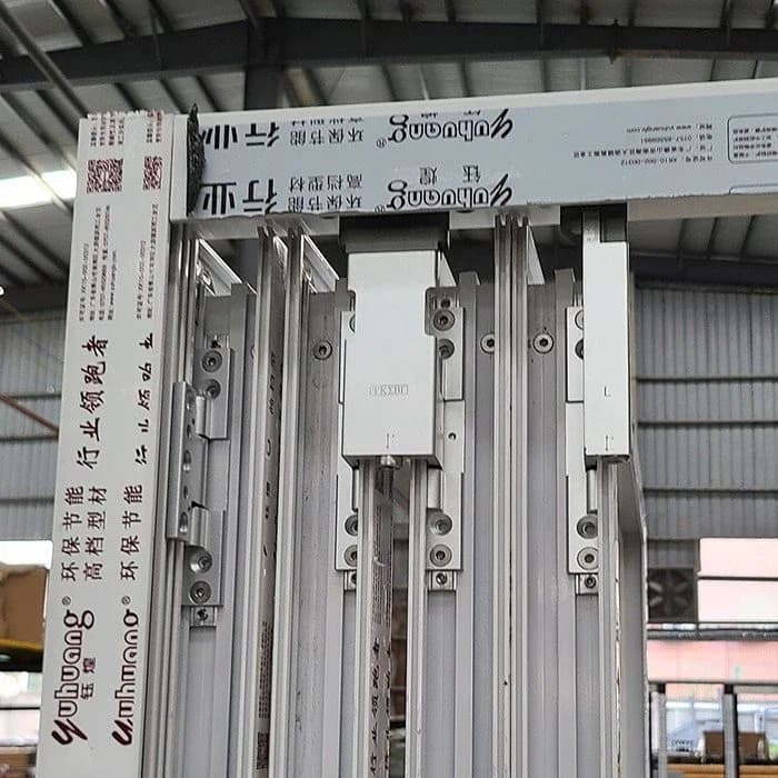 Kaca dan Pintu thumbnail 3