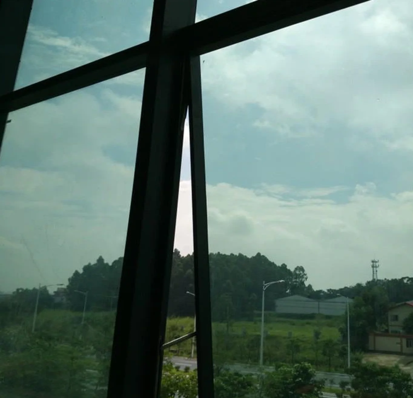 Jendela Dinding Tirai