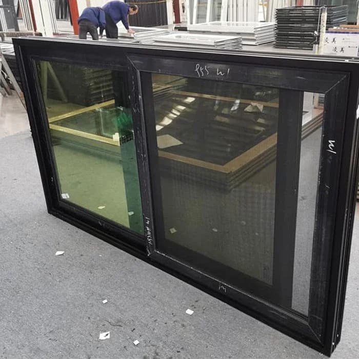 Jendela Aluminium Hitam