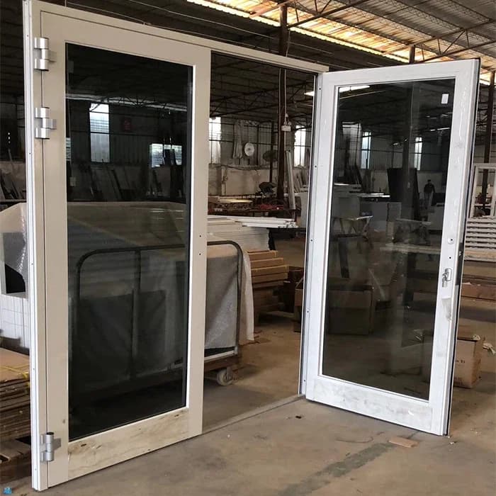Pintu Swing Aluminium