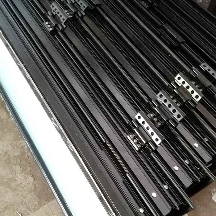 Pintu Swing Hitam dengan Thermal Break Tebal thumbnail 2