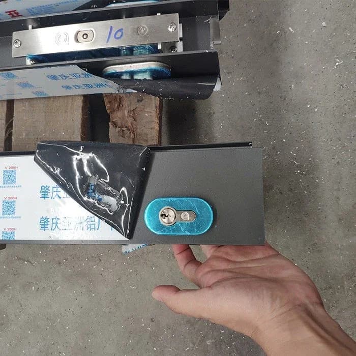 Pintu Aluminium Komersial thumbnail 4