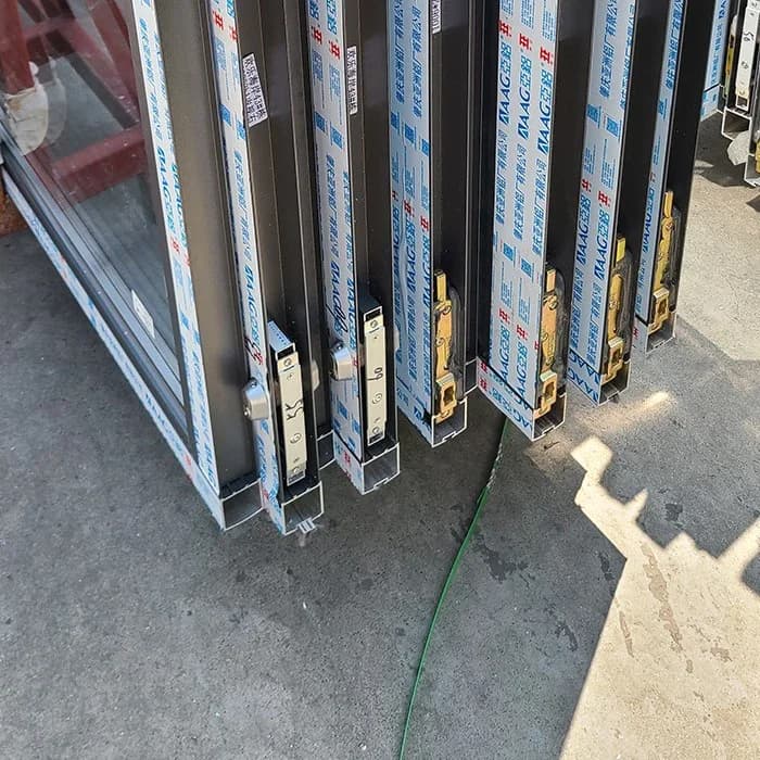 Pintu Aluminium Pivot thumbnail 5