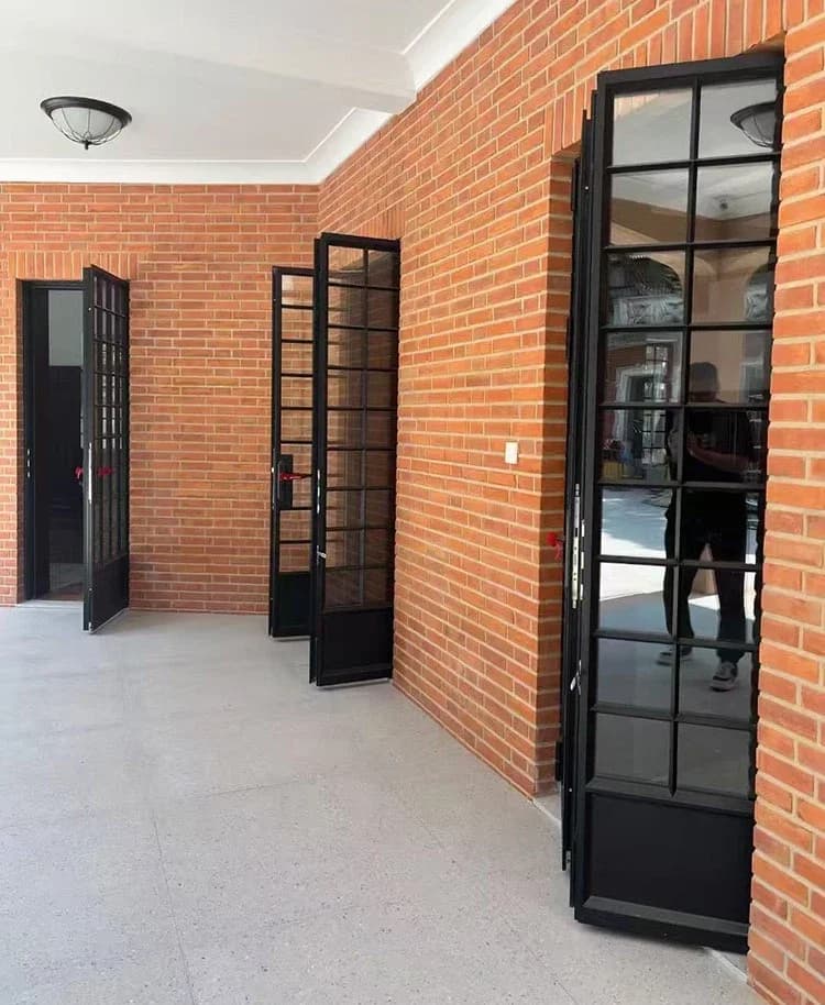 Pintu Aluminium Tampilan Baja