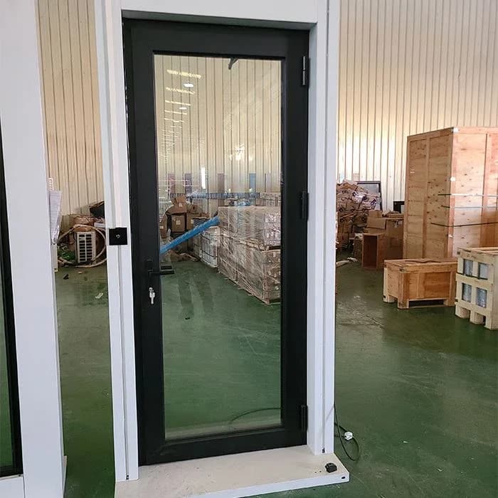 Pintu Badai yang Diperkuat thumbnail 2