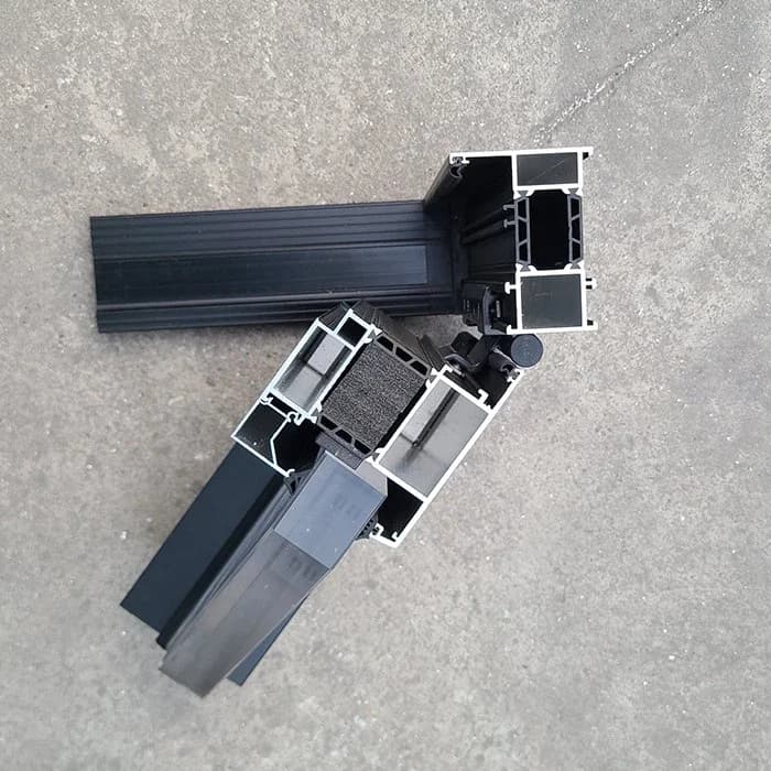 Pintu Badai yang Diperkuat thumbnail 6