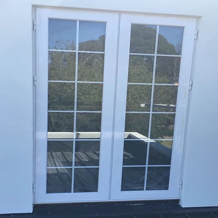 Pintu Prancis Aluminium Putih thumbnail 3