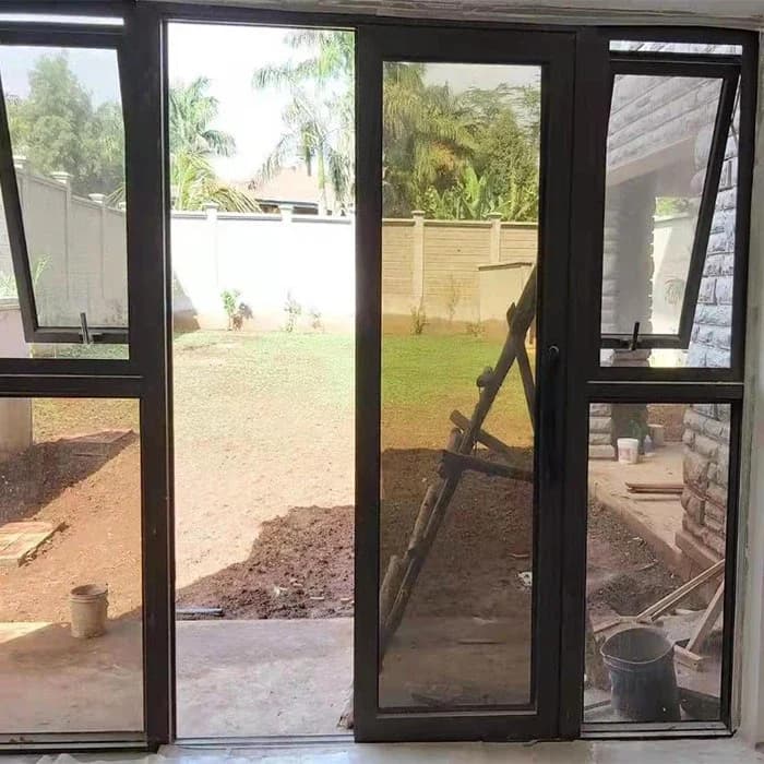 Pintu Geser Aluminium dengan Jendela Samping