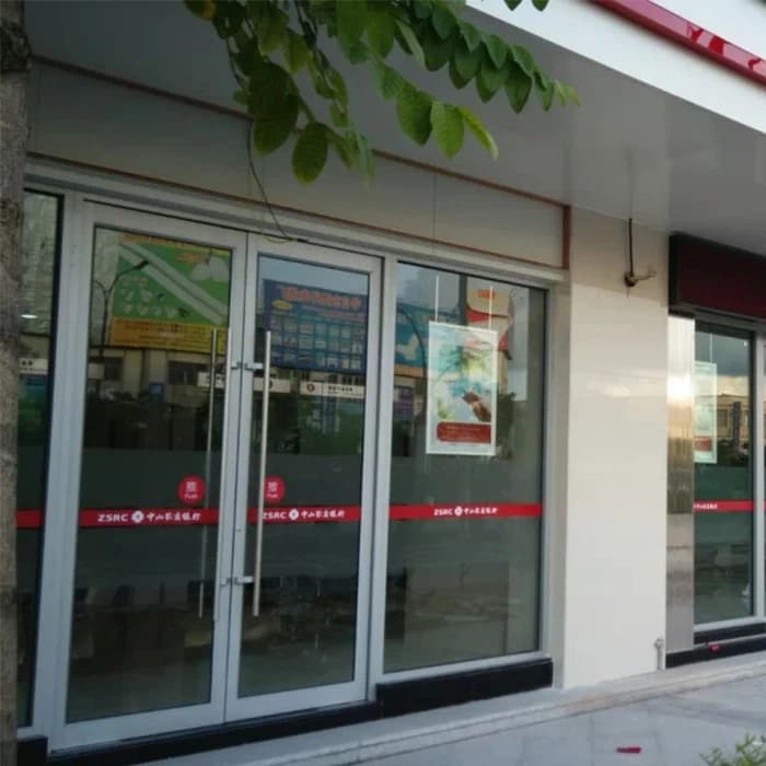 Aluminium Pivot Entrance Doors