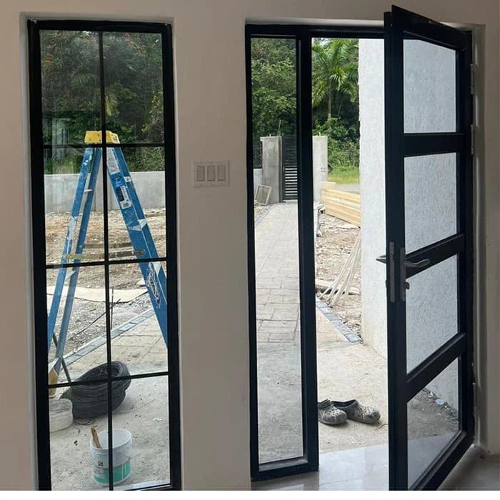 带格条豪华黑系进户门