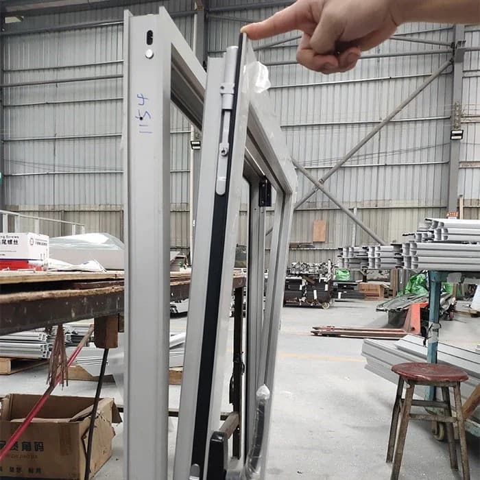 Jendela Tilt and Turn