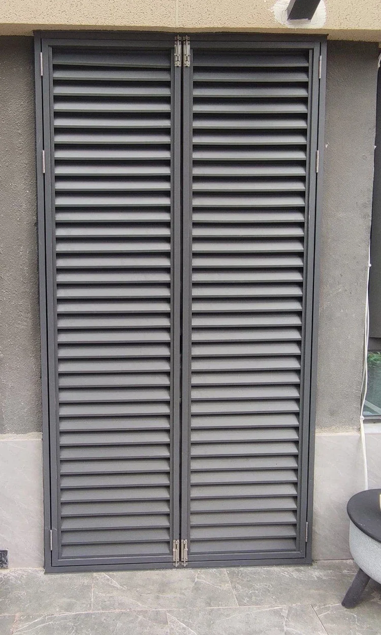 Puertas de persiana de aluminio thumbnail 3